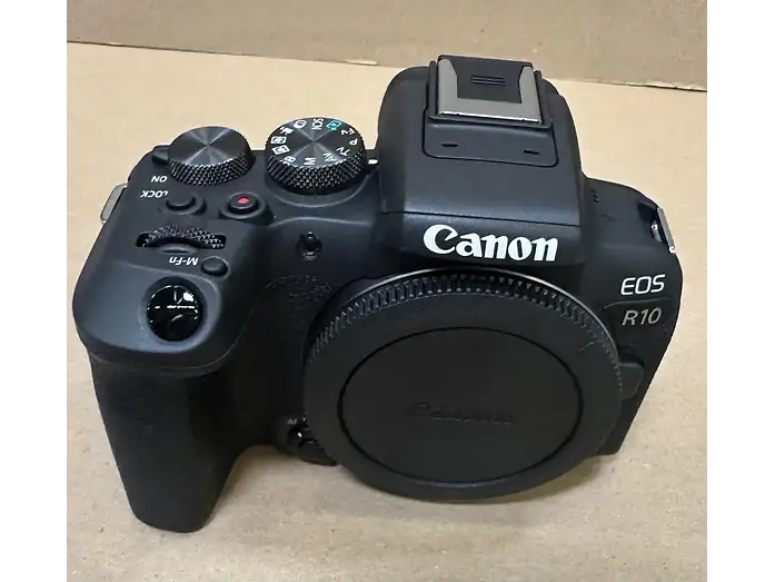 Canon EOS R10 Solo Corpo Fotocamera Mirrorless APS-C Touchscreen 24.2 MP Nero